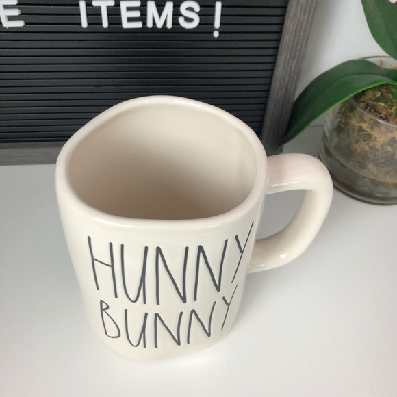 😍NEW Rae Dunn HUNNY BUNNY Mug - Picture 3 of 9